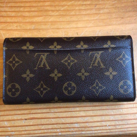 Authentic Sarah Louis Vuitton Wallet - Picture 2 of 13